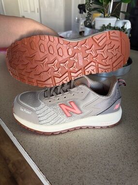 New Balance Women's Gray and Coral Athletic Sneakers